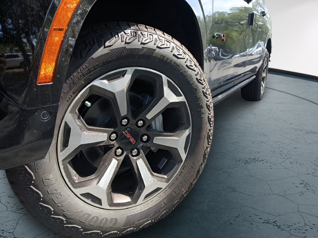 New 2026 GMC Yukon XL AT4 Ultimate AWD/4WD image 2