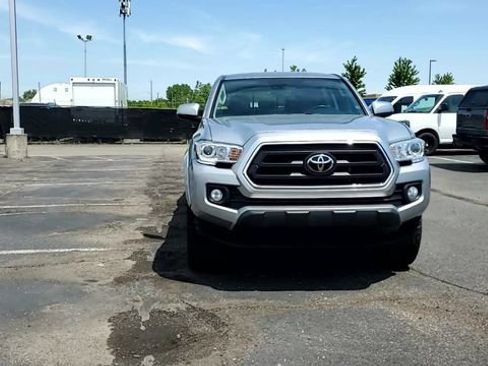Used 2023 Toyota Tacoma SR5 w/ Technology Package AWD/4WD image 3