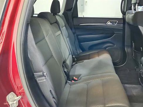 Used 2018 Jeep Grand Cherokee Laredo RWD image 25