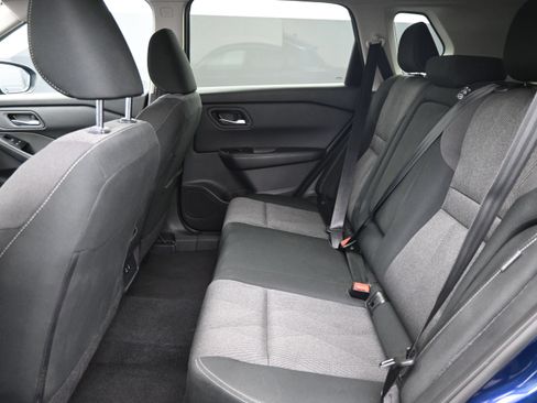 Used 2025 Nissan Rogue SV FWD image 17