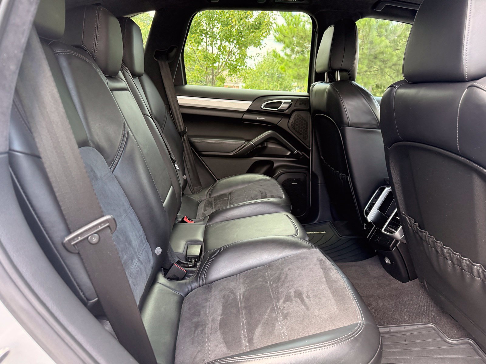 Used 2013 Porsche Cayenne GTS AWD/4WD image 38