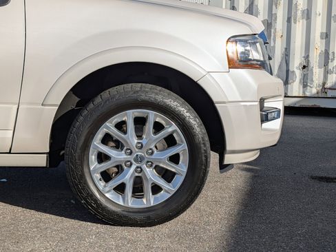 Used 2017 Ford Expedition EL Limited w/ Equipment Group 301A image 11