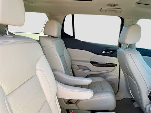 Used 2021 GMC Acadia Denali w/ Denali Technology Package image 30
