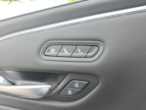 Used 2024 Cadillac Escalade ESV Sport Platinum AWD/4WD image 31