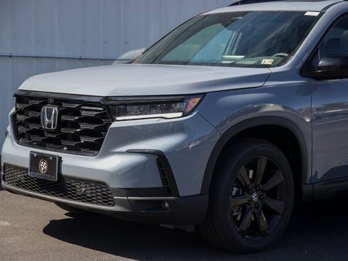New 2025 Honda Pilot Black Edition image 3