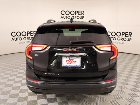 Used 2024 GMC Terrain SLE w/ Driver Convenience Package FWD image 20