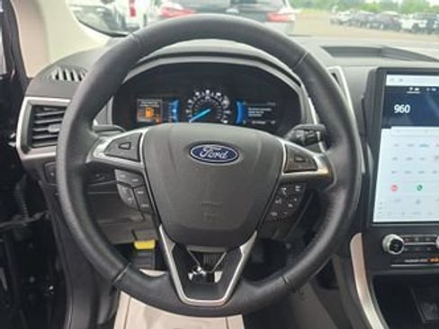 Used 2023 Ford Edge SEL w/ Convenience Package AWD/4WD image 4
