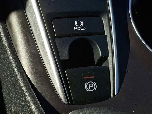 Used 2021 Toyota Camry LE image 20