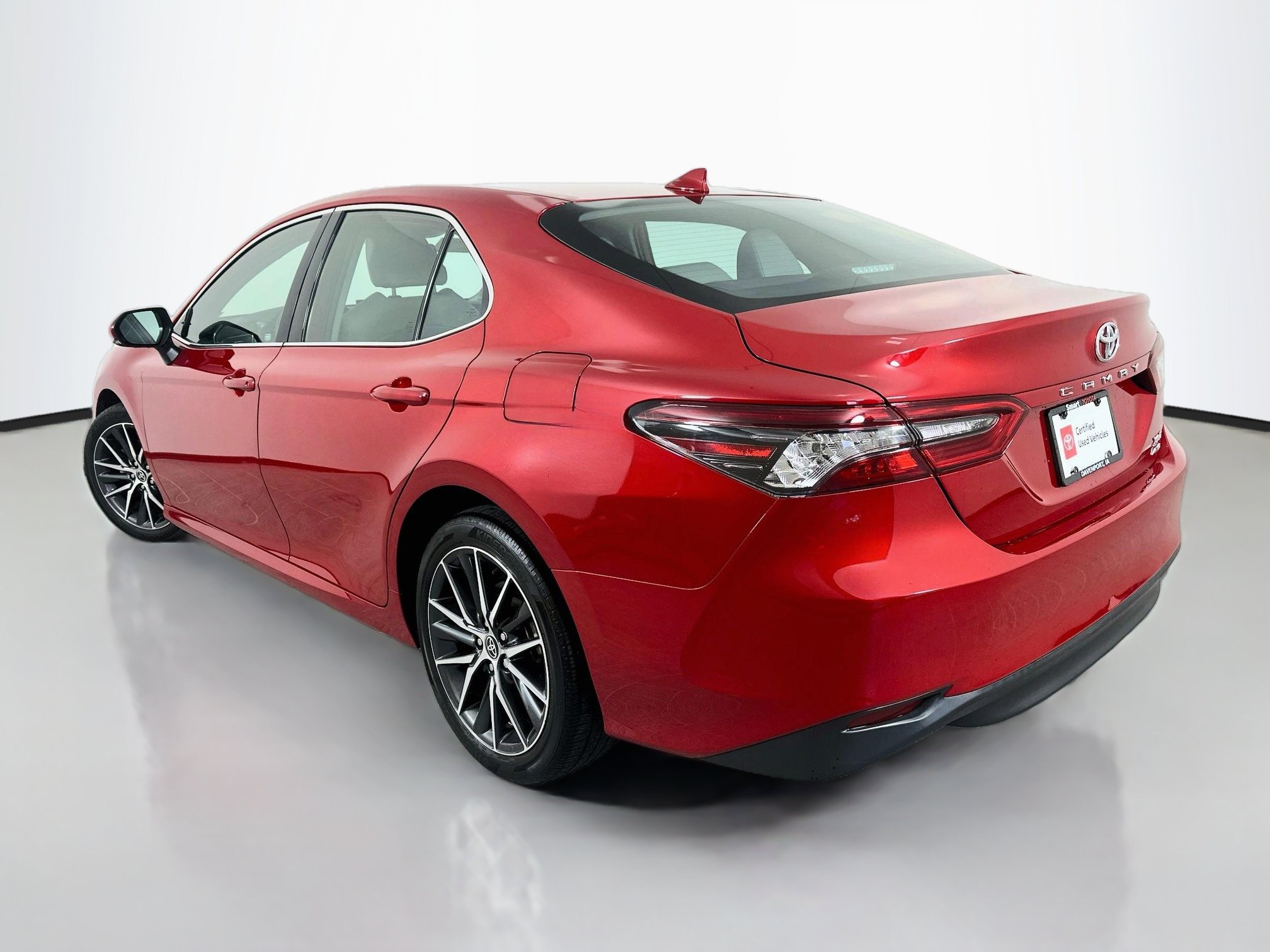 Used 2023 Toyota Camry XLE w/ Navigation Package AWD/4WD image 5