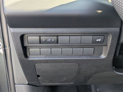 New 2025 Mitsubishi Outlander SE image 16