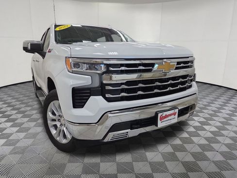 Used 2022 Chevrolet Silverado 1500 LTZ w/ LTZ Premium Package AWD/4WD image 2