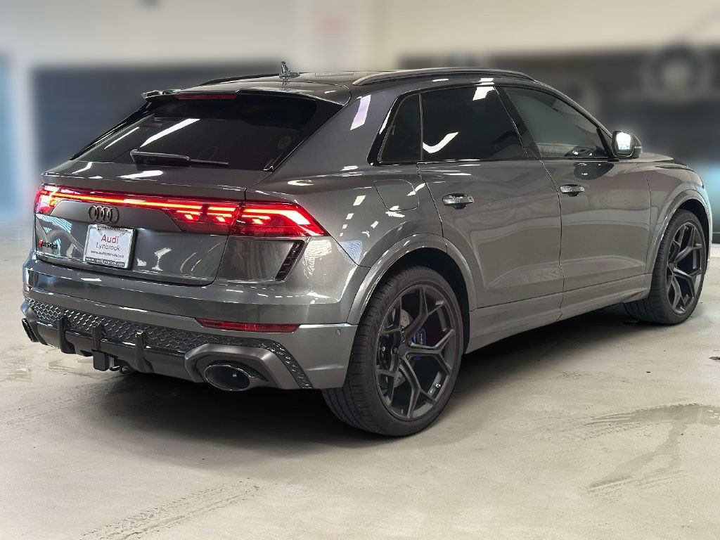 Used 2026 Audi RS Q8 performance AWD/4WD image 4