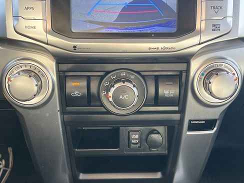 Used 2017 Toyota 4Runner SR5 Premium image 6