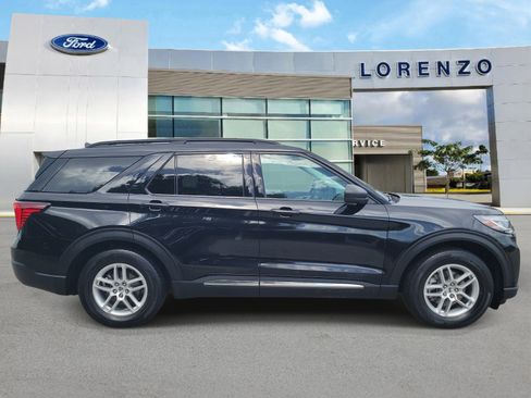 Used 2025 Ford Explorer Active w/ Active Comfort Package RWD image 4