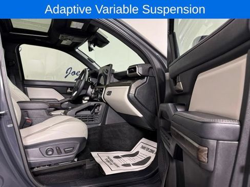 Used 2024 Toyota Tacoma Limited w/ Limited Package (LT) AWD/4WD image 17