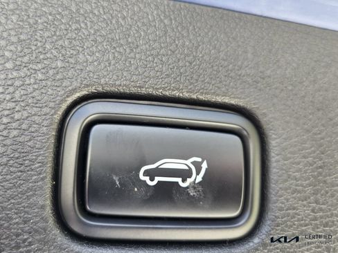 Certified 2025 Kia Sportage EX w/ Premium Package FWD image 16