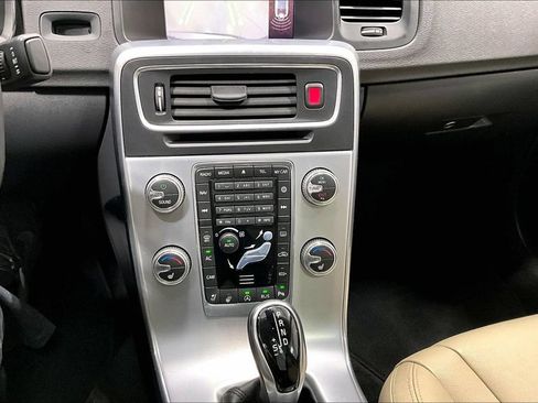 Used 2018 Volvo S60 T5 Dynamic w/ Vision Package FWD image 24