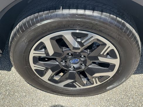 Used 2025 Subaru Forester Premium AWD/4WD image 10