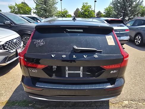Used 2025 Volvo V60 B5 Cross Country Plus AWD/4WD image 5