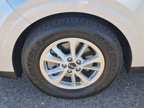 Certified 2023 Kia Carnival LX image 20