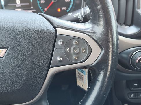 Used 2017 Chevrolet Colorado Z71 AWD/4WD image 36
