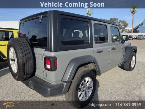 Used 2023 Jeep Wrangler Sport S image 5