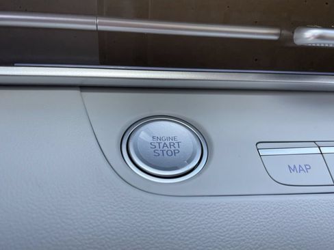 New 2026 Hyundai Elantra Limited FWD image 38