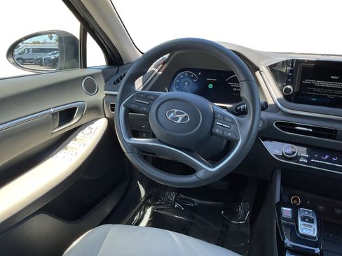Used 2023 Hyundai Sonata SEL w/ Convenience Package FWD image 11