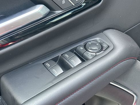 Used 2025 Chevrolet Suburban RST w/ Comfort Package image 15