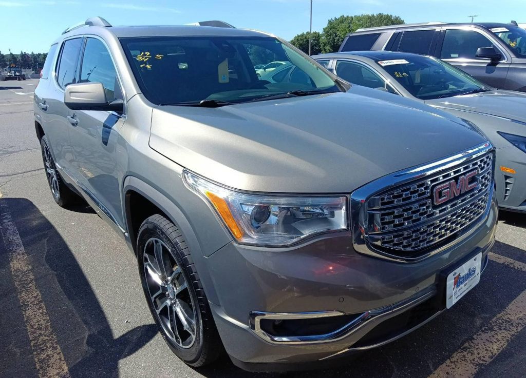 Used 2019 GMC Acadia Denali w/ Technology Package AWD/4WD image 3