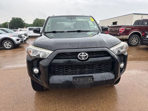 Used 2019 Toyota 4Runner SR5 Premium RWD image 2
