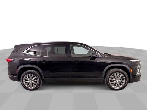 Used 2025 Buick Enclave Preferred image 9