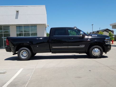 New 2026 RAM 3500 Limited AWD/4WD image 2