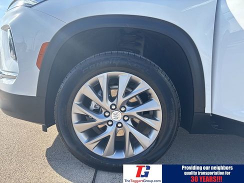 Used 2025 Buick Enclave Preferred image 23