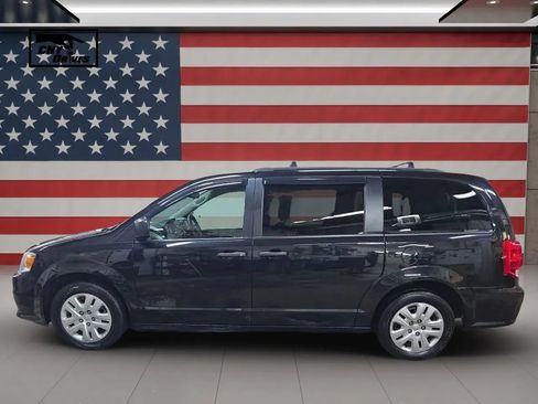 Used 2019 Dodge Grand Caravan SE w/ UConnect Hands-Free Group FWD image 8