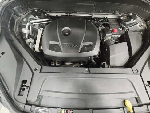 Used 2016 Volvo XC90 T6 Momentum w/ Momentum Plus Package image 17