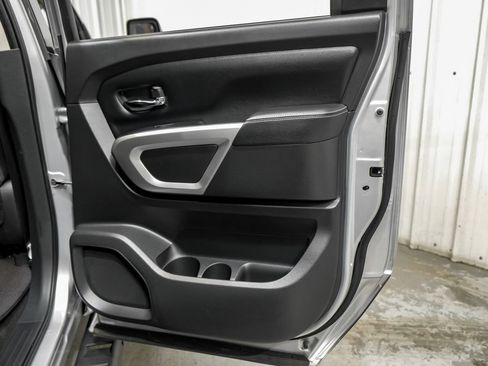 Used 2019 Nissan Titan PRO-4X AWD/4WD image 45