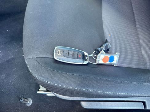 Used 2025 Nissan Sentra SV image 22