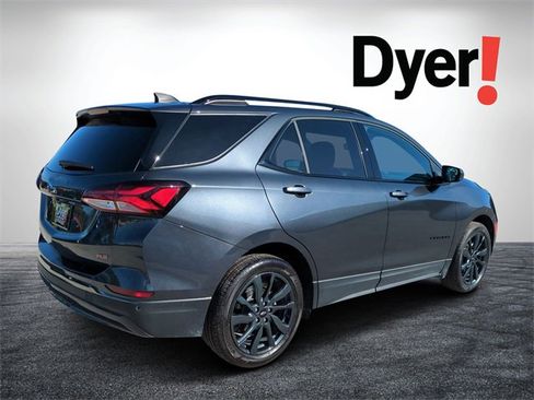 Used 2023 Chevrolet Equinox RS image 3