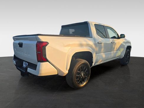 Used 2024 Toyota Tacoma SR5 AWD/4WD image 5