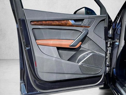 Used 2019 Audi Q5 2.0T Premium Plus w/ Premium Plus Package image 18