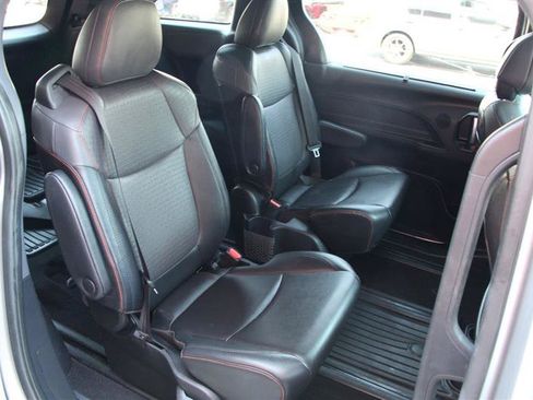 Used 2021 Toyota Sienna XSE AWD/4WD image 21