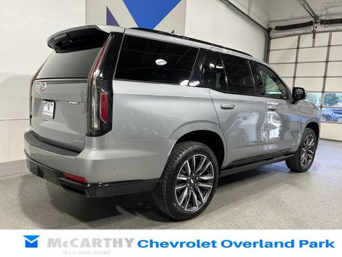 Used 2023 Cadillac Escalade Sport Platinum AWD/4WD image 5