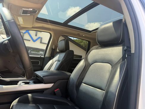 Used 2020 RAM 1500 Laramie AWD/4WD image 16