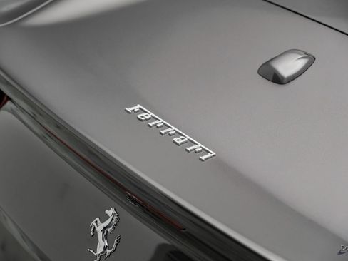 Used 2022 Ferrari 812 GTS RWD image 20