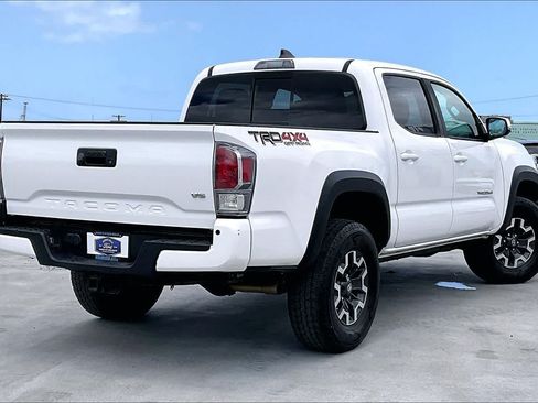 Used 2020 Toyota Tacoma TRD Off-Road w/ Technology Package AWD/4WD image 22