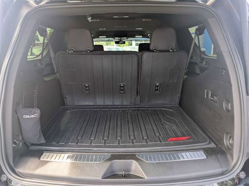 Used 2022 GMC Yukon XL Denali RWD image 8
