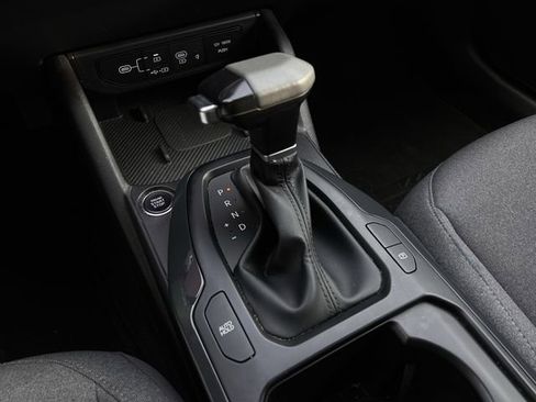 Used 2025 Kia K4 EX image 21