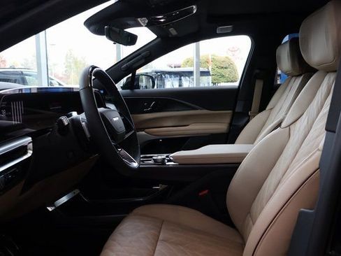 New 2026 Cadillac Lyriq V image 10