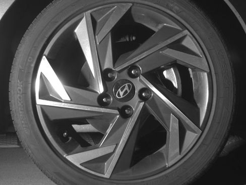 Used 2025 Hyundai Elantra SEL image 13